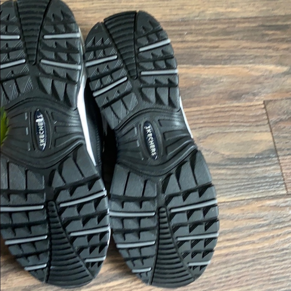 BRAND NEW SKETCHERS SHOES - Picture 2 of 5